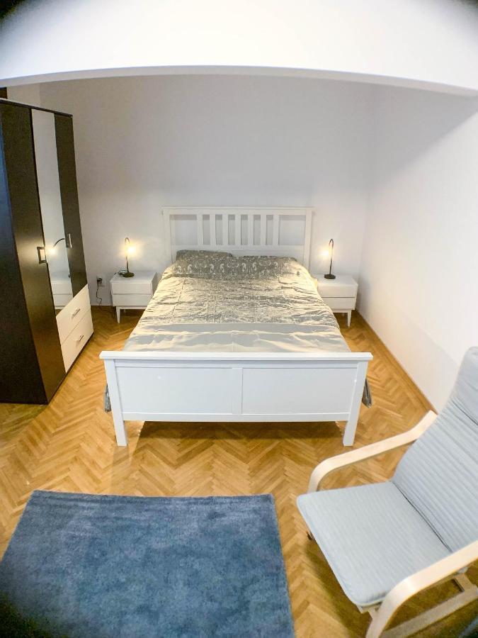 Luterana Studio Apartment Bucarest Extérieur photo