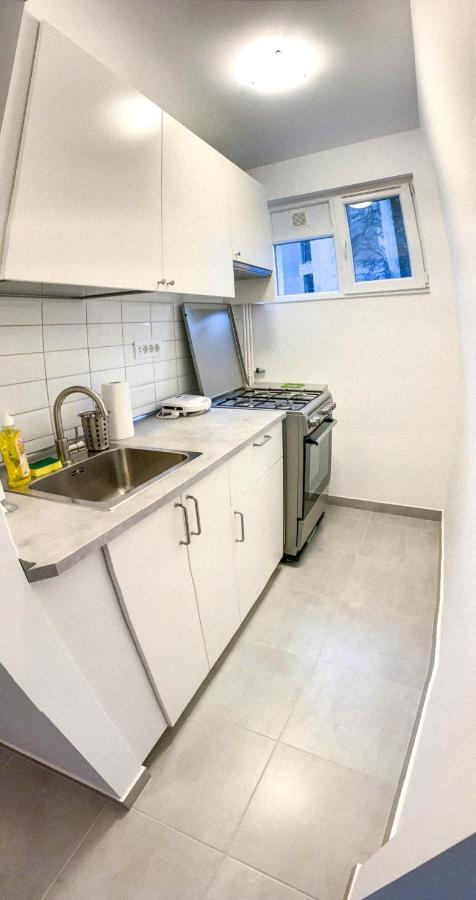 Luterana Studio Apartment Bucarest Extérieur photo