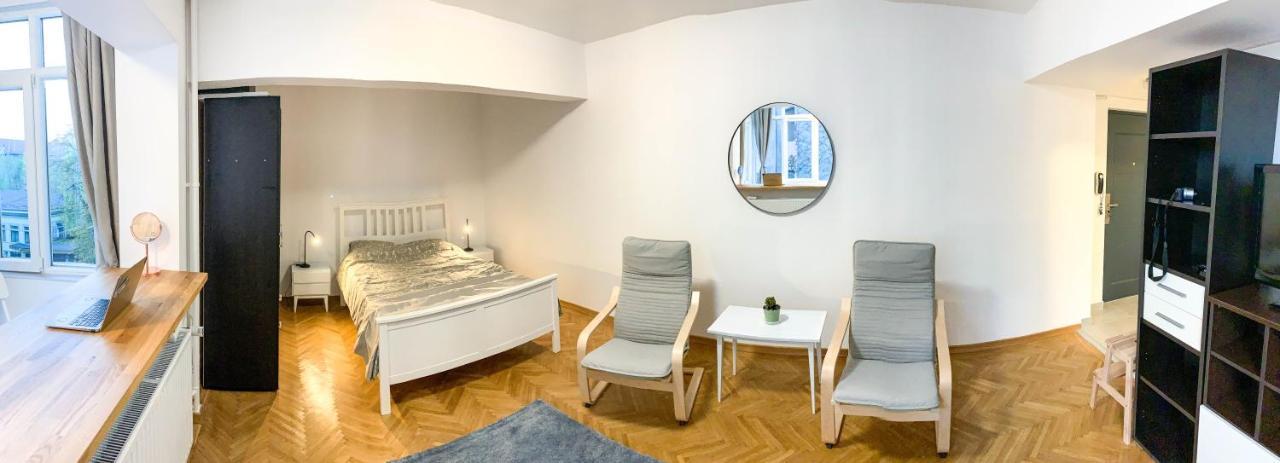 Luterana Studio Apartment Bucarest Extérieur photo