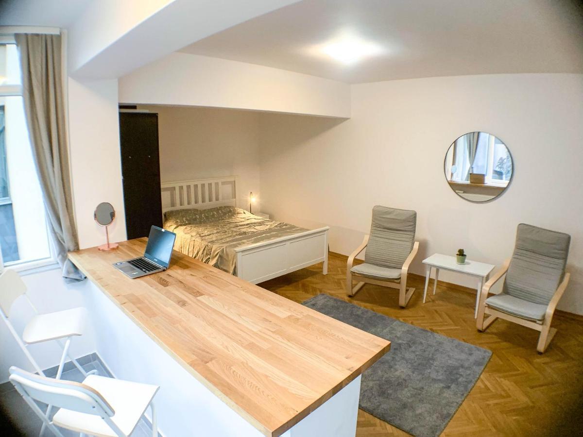 Luterana Studio Apartment Bucarest Extérieur photo